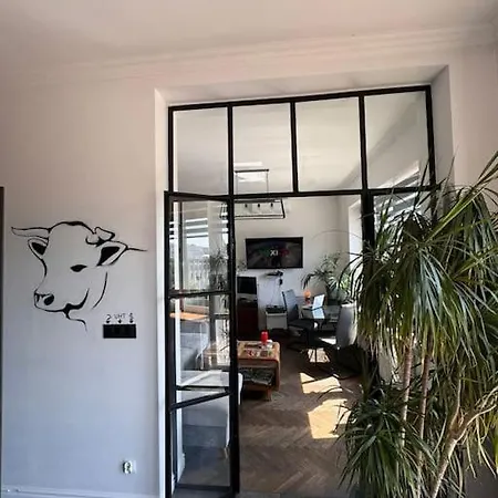 Lux Canada Penthouse